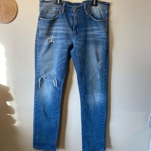 Levi’s men 511 blue cut out / boot cut denim.